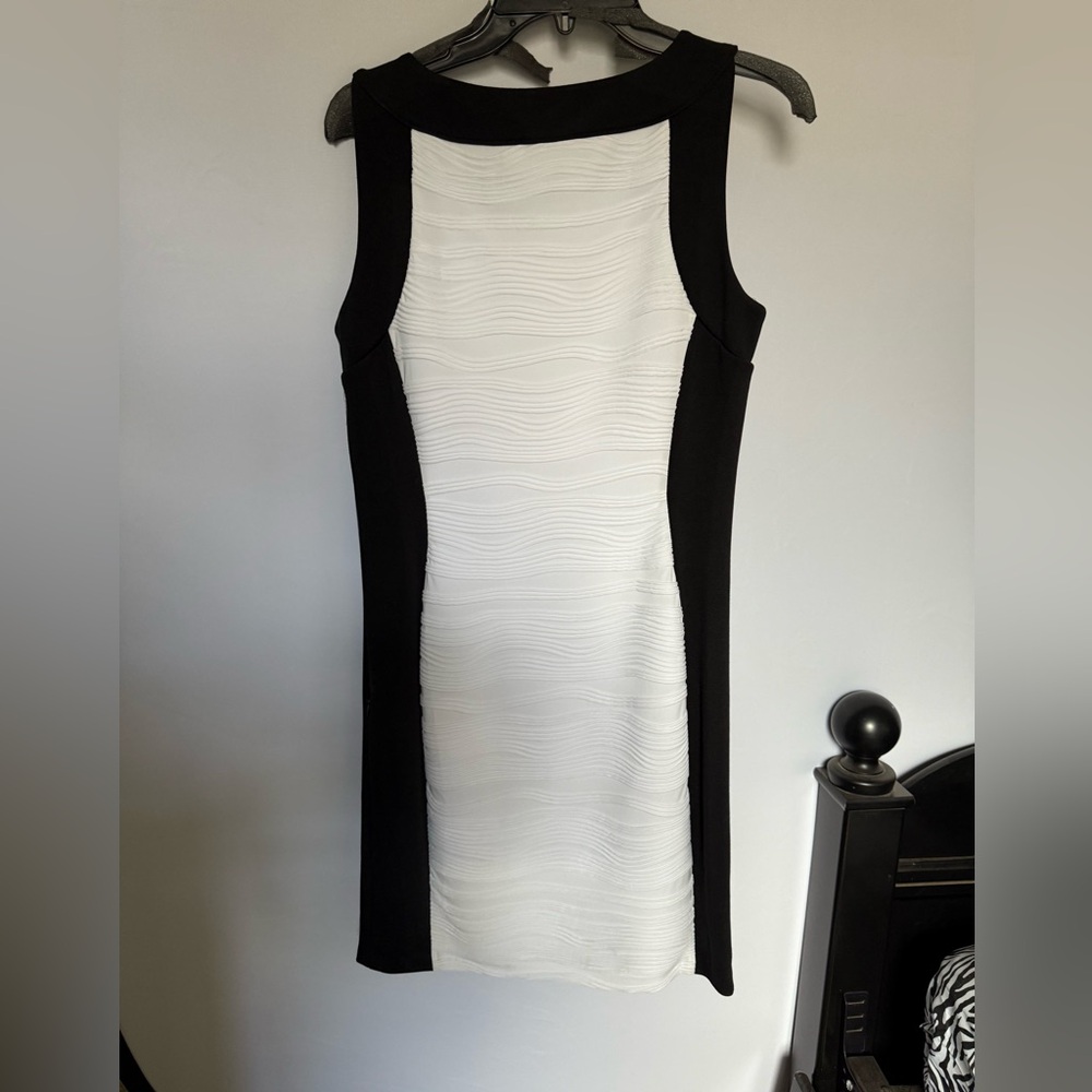 Calvin Klein sheath dress - Picture 2 of 5